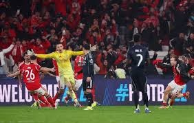 NBA最新消息：格林32+11封神！火箭险胜老鹰，特雷杨19+12拉胯